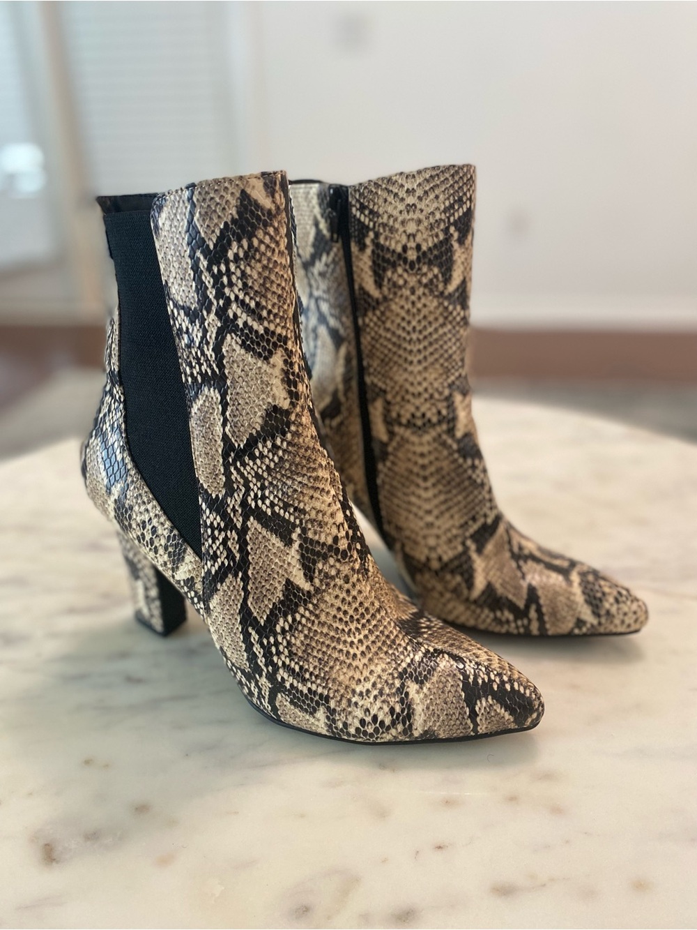 The Limited Razzey Women’s 9.5 M Snakeskin Print Pointed Toe Ankle Boots